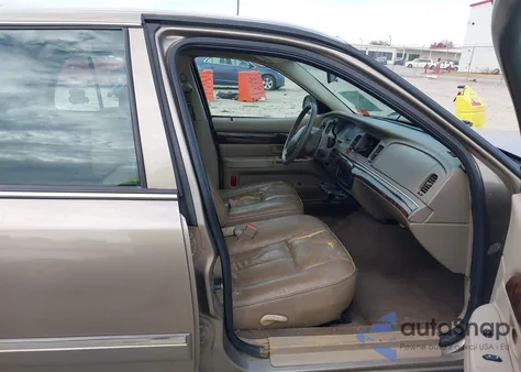 2004 Mercury Grand Marquis Gs z USA, uszkodzony, nr VIN 2MEFM74W14X657398